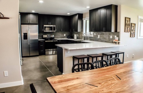 Moab South Valley House | Amazing custom new home with modern amenities for a memorable and comfortable stay.