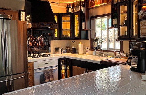 Napa House | Amazing Downtown Napa Location + Wine Cave Tasting Experience + Pets Stay Free