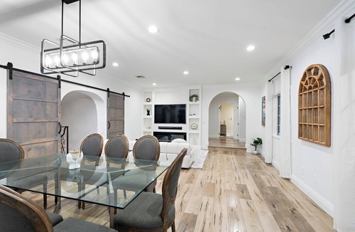 Studio City House | Amazing Getaway in Los Angeles. Close to Universal Studios, WIFI