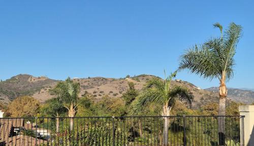 Fallbrook House | Amazing Guest House near Monserate Winery with 360 Mountain Views