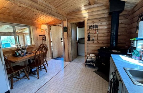 Conner Cabin | Amazing Log Cabin with Stunning Views in Conner, Montana