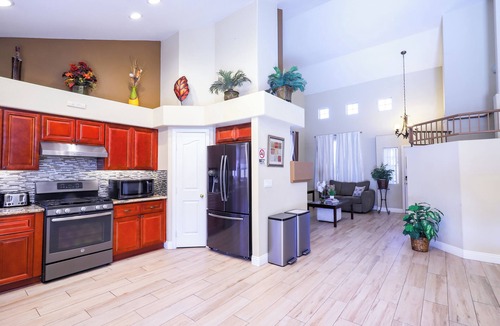 North Las Vegas House | Amazing stay in delightful North Las Vegas with AC, pool, and spa
