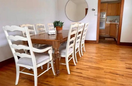 East Central House | Amazing Sugarhouse Cottage Walk To 9th & 9th