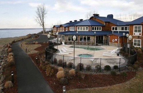 Boardman House | Amazing Views and Beautiful Resort! Cabin w/King Bed & Kitchen and Pool Access