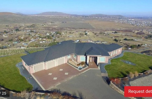 Kennewick House | Amazing views in the heart of Wine Country!
