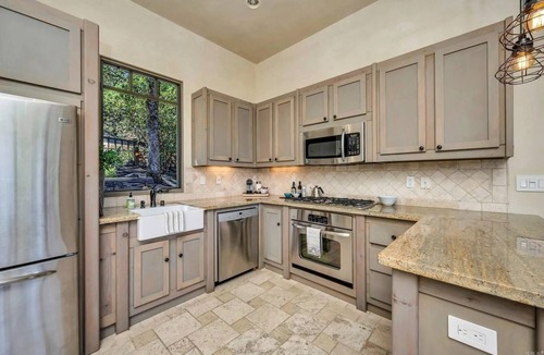 Calistoga House | Amazing Vineyard Views - Spacious Wine Country Villa