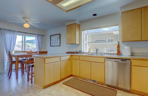 Mosier House | Amber Sunset - Views! Spacious, Light Bright, Gorge-ous Views!