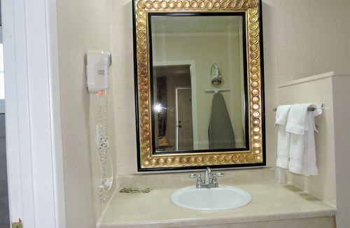 Sunrise Manor Hotel | American Inn Motel