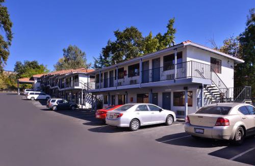 Clearlake Park Hotel | Americas Best Value Inn and Suites Clearlake
