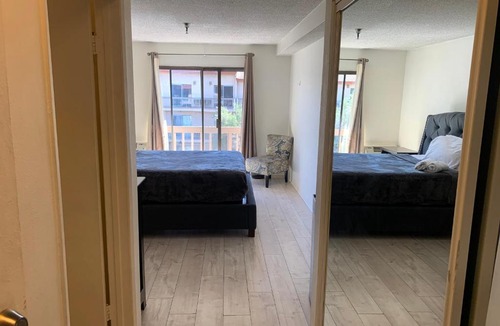 Pico - Robertson Apartment | An oasis of comfort hotel style suite (C03)