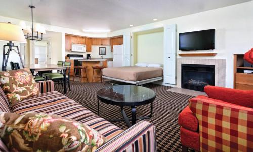 Angels Camp House | Angels Camp Resort Three 2BR Suites