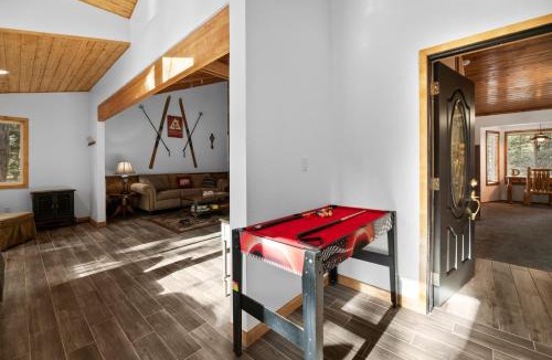 Upper Moonridge House | Apple Bear Cottage - Property was perfectly located in a quiet neighborhood