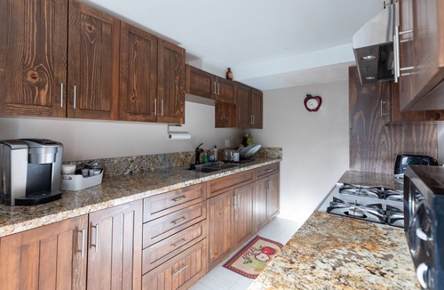 Julian Hotel | Apple Tree Inn