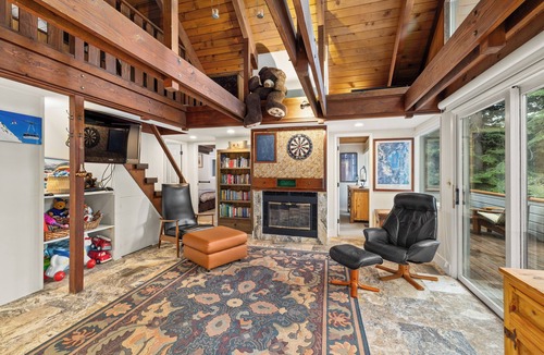 Olympic Valley Cabin | Apres on Sandy Way - Adventure-ready Palisades Home, Private Hot Tub, Near Lake Tahoe