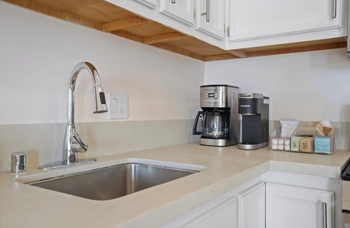 Eastern Malibu Apartment | Aquamarine by Stay Awhile Villas