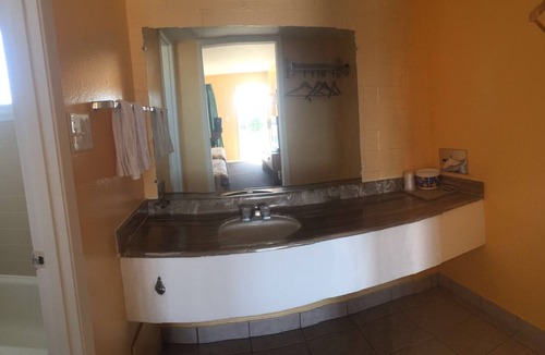 Kingman Hotel | Arizona Inn - Kingman