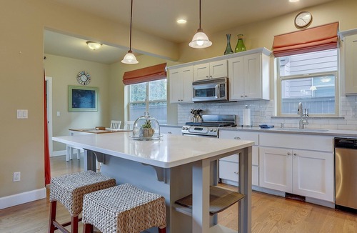 Southwest Bend House | Aspen Ridge - Updated, A/C Close to Old Mill & River Trail, Peaceful