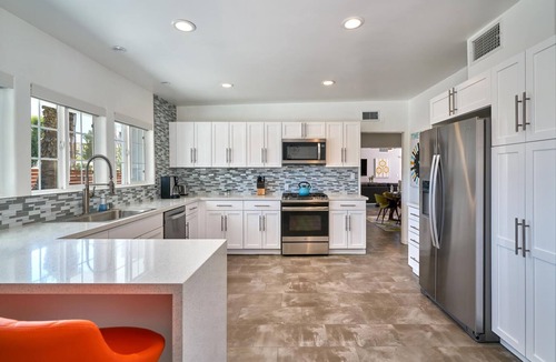 Sunrise Villas House | Atomic Sunrise - The ultimate Palm Springs lifestyle experience.