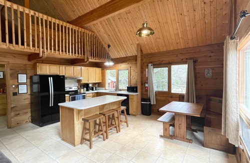 North Wawona Cabin | Avid Hiker Lodge