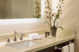 Anaheim Resort Hotel | Ayres Hotel Orange