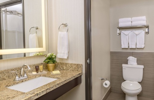 Yorba Linda Hotel | Ayres Suites Yorba Linda