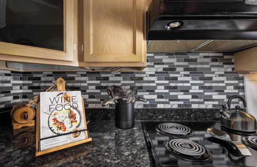 Cottonwood-Verde Village House | AZ Wine Country Retreat - Desert Views + Hot Tub!