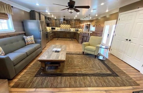 Kanab House | B2G1 Downtown Kanab Cottage + Casita—Walk to Dining Trails Parks—Near Zion Bryce
