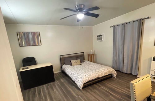Chatsworth Apartment | Back guest house
