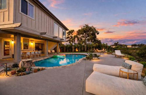 University City House | Backyard Oasis Renovated 10min to Beach Villa