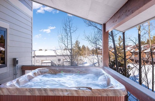 Fraser House | Balsh Hideaway | Covered Deck | Private Hot Tub | Luxe Cabin