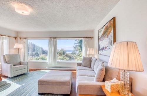 Neahkahnie Beach House | Bamboo House - Meredith Lodging
