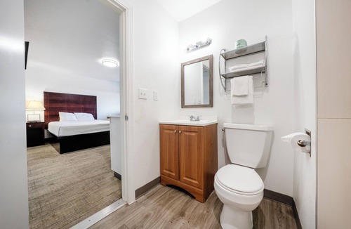 Hollywood District Hotel | Banfield Studios By OYO Portland OR