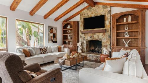 Poway House | Barrel Crest by AvantStay