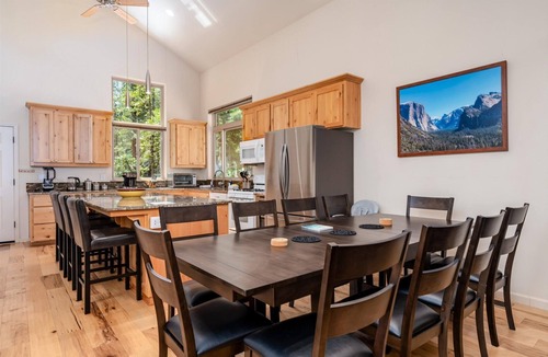 North Wawona House | Base Camp- Inside Yose w pool table/grill!