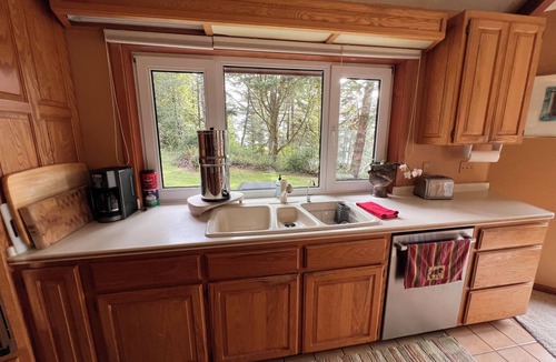 Port Orford House | Battle Rock House-Port Orford - Spectacular Views No Wind Broadband Internet