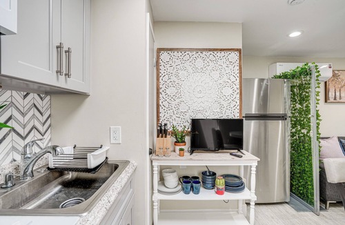 Ashland Apartment | Bay Area Studio Suite ~ 3 Mi to Shoreline!