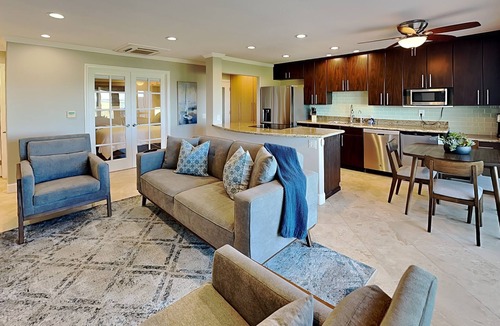 Crown Point House | Bay Front 2 Bedroom 2 bath with Mission Bay Views, Community Pool, BBQ