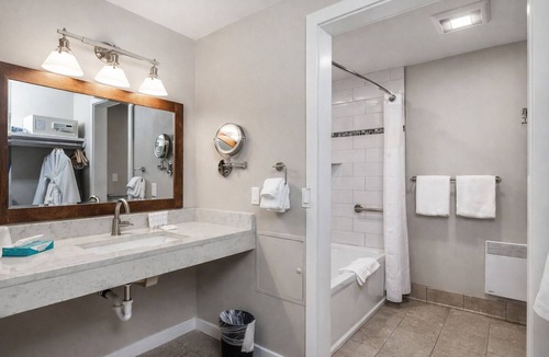 Rosario Hotel | Bayside Queen Ocean Front Island Views