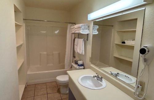 Crescent City Hotel | Bayview Inn