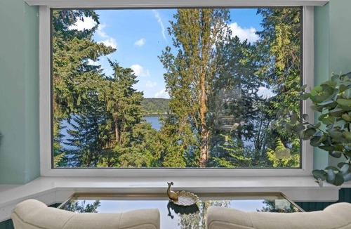 Bremerton Apartment | BayView Tower - Romantic Studio w/Beach Access