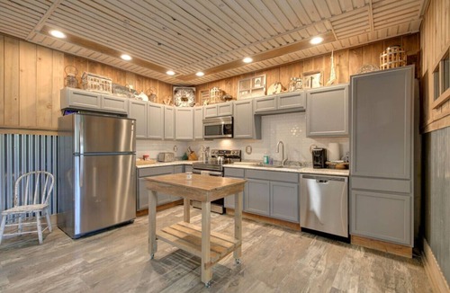 Grayland House | Beach Barn Getaway- with hot tub