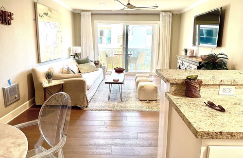 Hermosa Beach Condo | Beach condo in an incredible location, just steps from the strand and sand