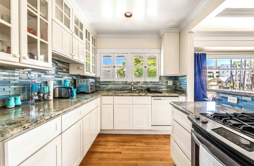 Alamitos Beach Apartment | Beach Escape | Alamitos Shore & LB Marina