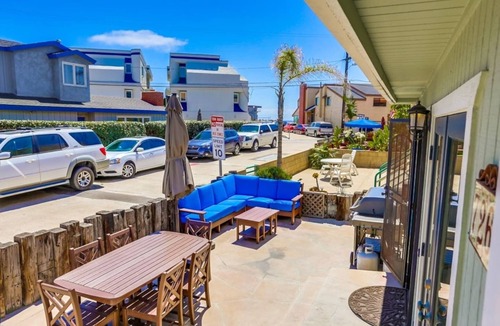 South Mission Beach Villa | Beach House steps from the sand with private patio