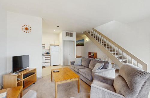 Bandon Apartment | Beach Loop Condo #1 - North Unit