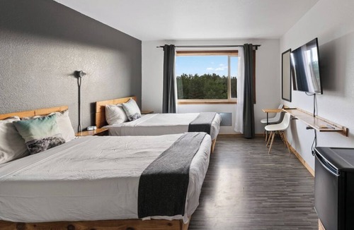 Long Beach Hotel | Beach Lover's Paradise! Indoor Pool, 2 Relaxing Units near Long Beach Peninsula!