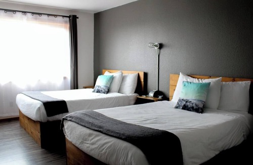 Long Beach Hotel | Beach Lover's Paradise! Indoor Pool, 2 Relaxing Units near Long Beach Peninsula!