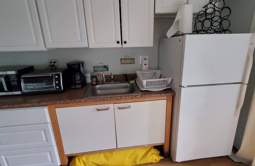 Townsite Apartment | Beach Surfer Bungalow 16 blocks from beach, pool and private yard and patio