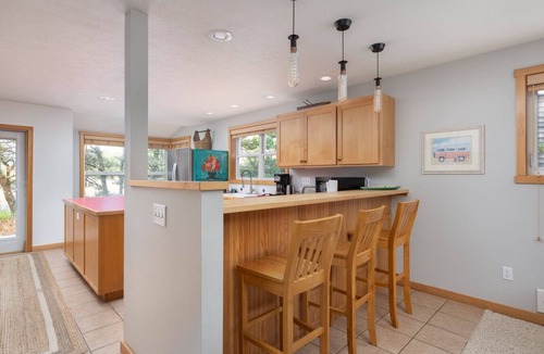Shorepine Village House | Beachcomber Cottage - Short Distance to Beach 2 Bedroom - 2 Bath