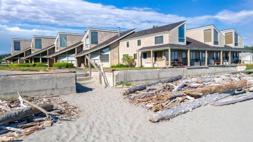 Freeland Apartment | Beachcombers Bliss by AvantStay